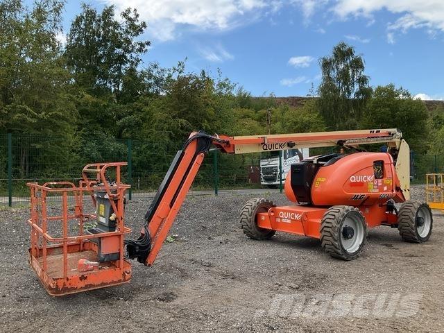 JLG 600AJ Karos emelők