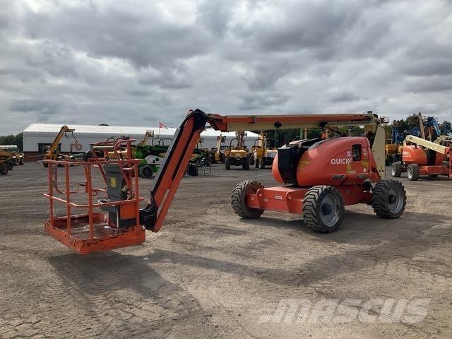 JLG 600AJ Karos emelők