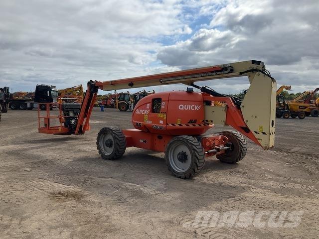 JLG 600AJ Karos emelők