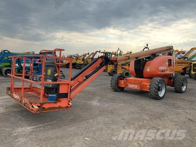 JLG 600AJ Karos emelők