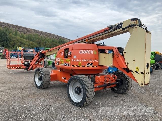 JLG 600AJ Karos emelők