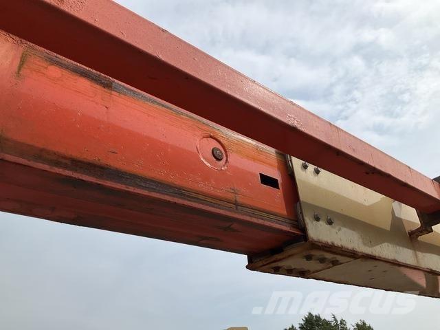 JLG 600AJ Karos emelők
