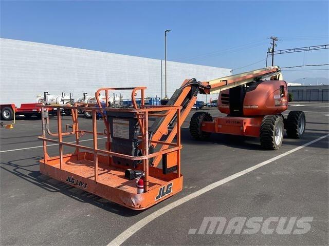 JLG 600AJ Karos emelők