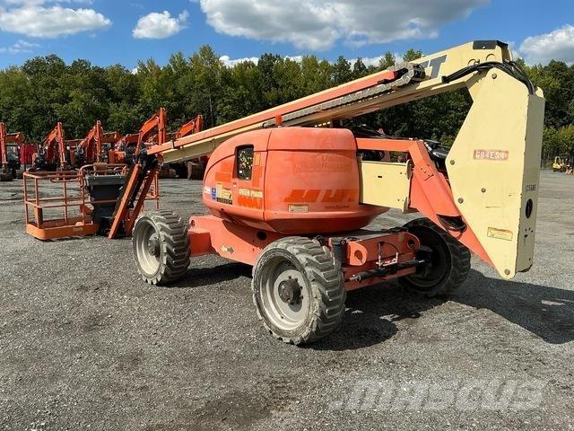 JLG 600AJ Karos emelők