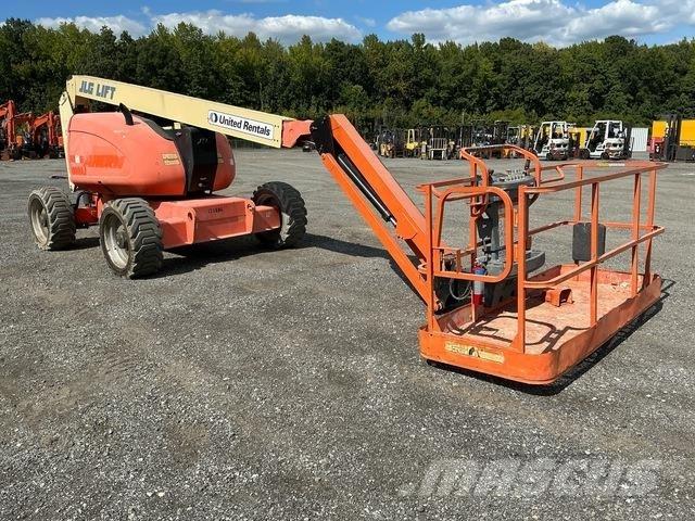 JLG 600AJ Karos emelők