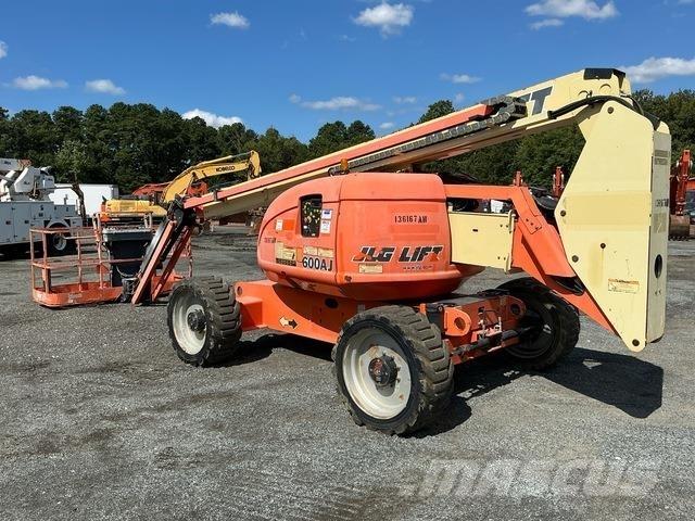 JLG 600AJ Karos emelők
