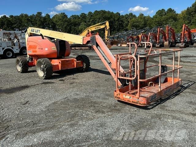 JLG 600AJ Karos emelők