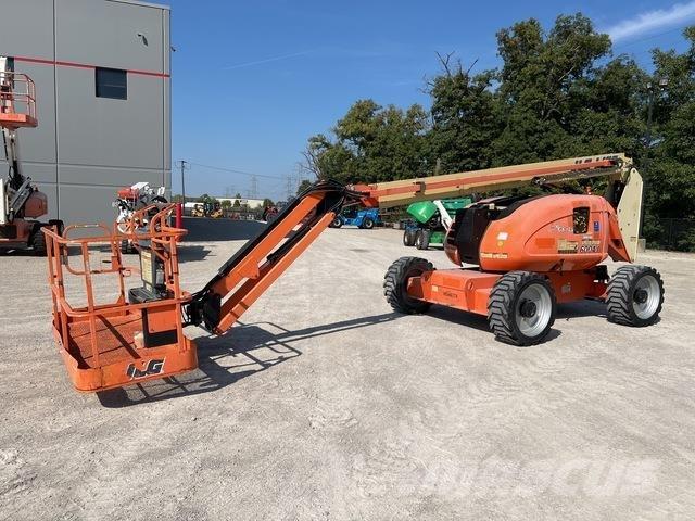 JLG 600AJ Karos emelők
