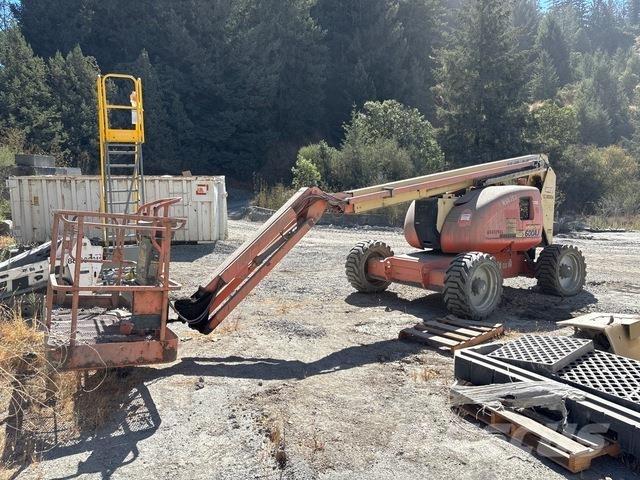 JLG 600AJ Karos emelők