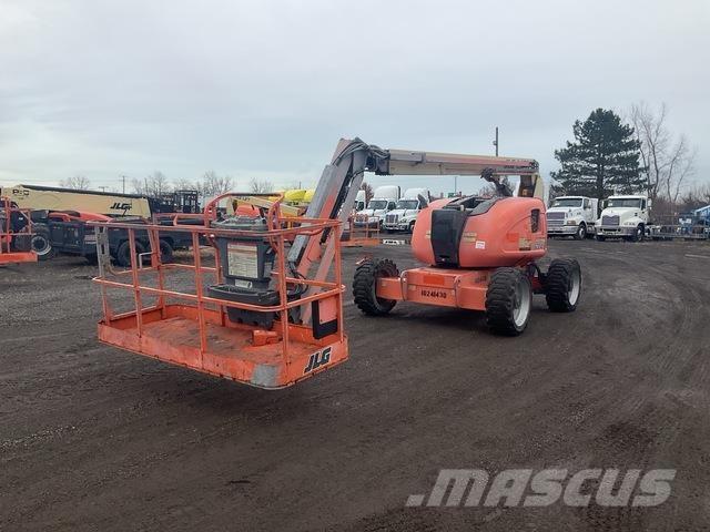 JLG 600AJ Karos emelők