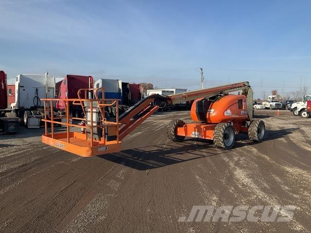 JLG 600AJ Karos emelők