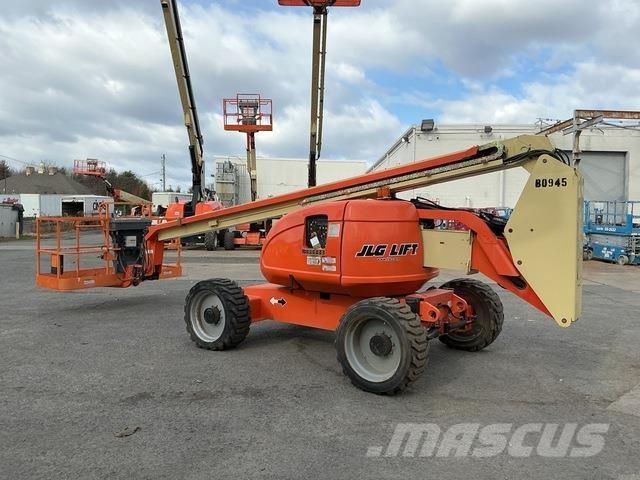 JLG 600AJ Karos emelők