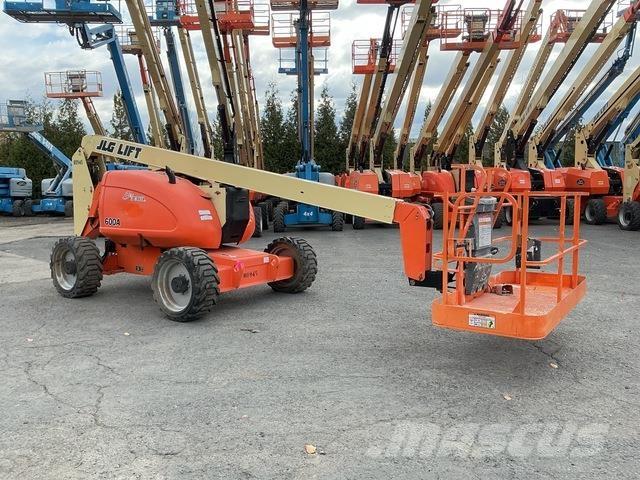 JLG 600AJ Karos emelők