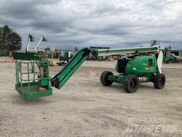 JLG 600AJN Karos emelők