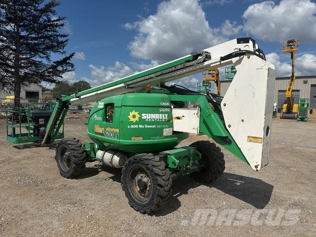 JLG 600AJN Karos emelők