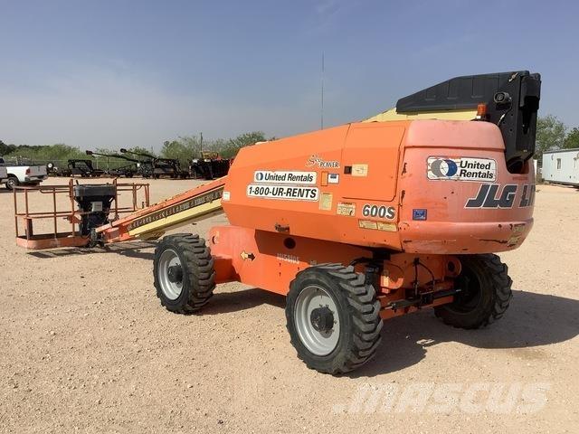 JLG 600S Teleszkópos emelők