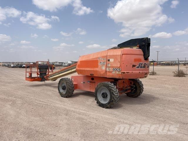 JLG 600S Teleszkópos emelők