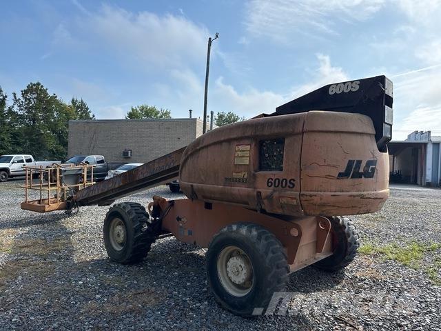 JLG 600S Teleszkópos emelők