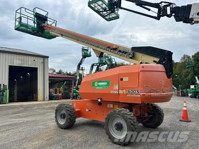 JLG 600S Teleszkópos emelők