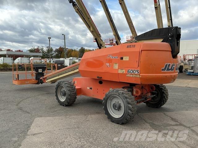 JLG 600S Teleszkópos emelők