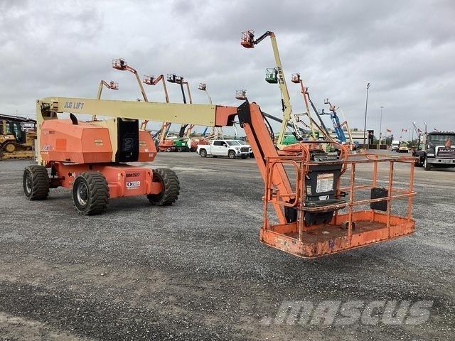 JLG 800 AJ Karos emelők