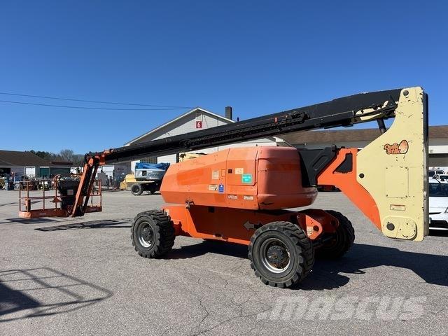 JLG 800 AJ Karos emelők