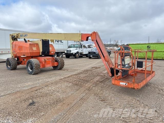 JLG 800 AJ Karos emelők