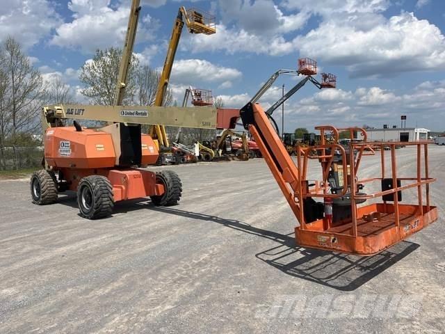 JLG 800 AJ Karos emelők