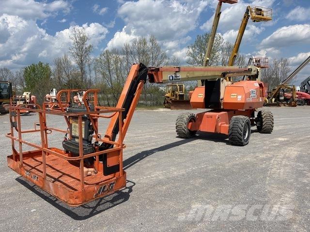 JLG 800 AJ Karos emelők