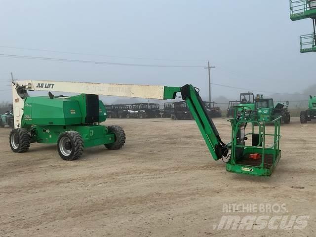 JLG 800AJ Karos emelők