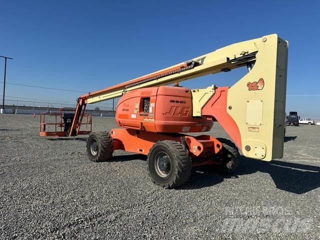 JLG 800AJ Karos emelők