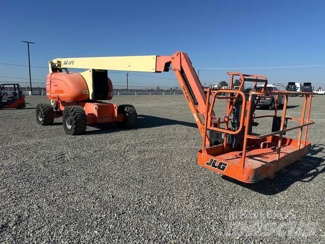 JLG 800AJ Karos emelők