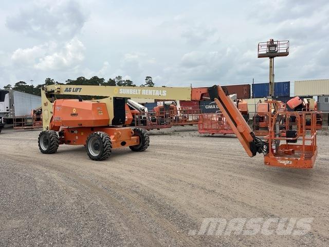 JLG 800AJ Karos emelők