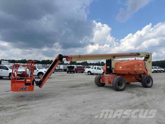 JLG 800AJ Karos emelők