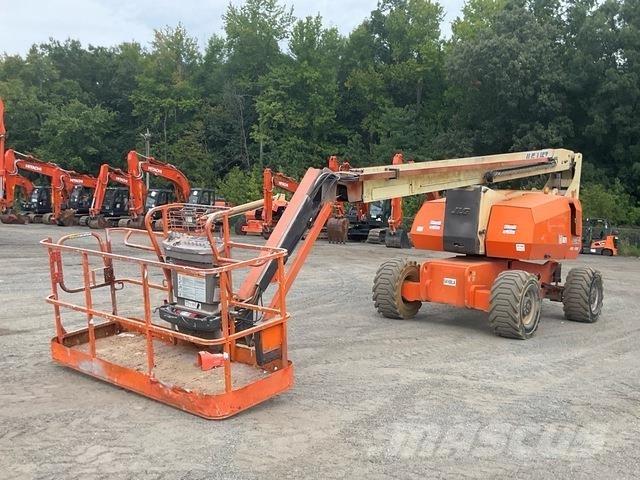 JLG 800AJ Karos emelők