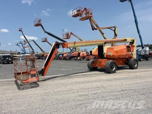 JLG 800AJ Karos emelők