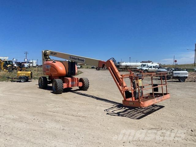 JLG 800AJ Karos emelők