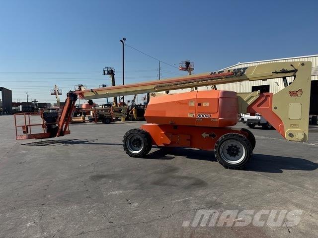 JLG 800AJ Karos emelők