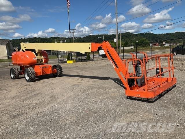 JLG 860SJ Karos emelők