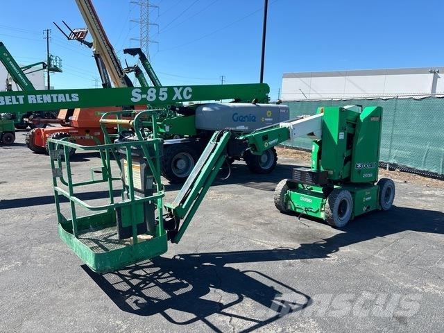 JLG E300 AJP Karos emelők