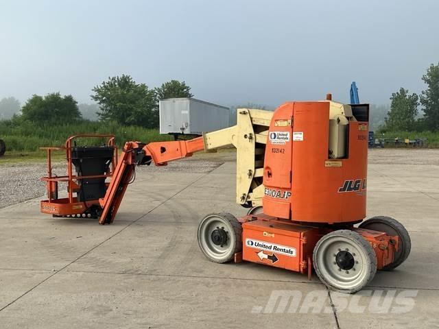 JLG E3000AJP Karos emelők
