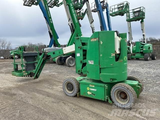 JLG E300AJ Karos emelők