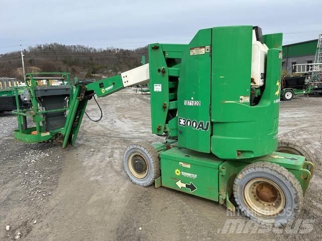 JLG E300AJ Karos emelők