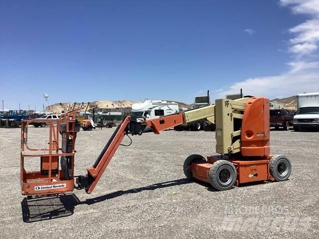 JLG E300AJP Karos emelők