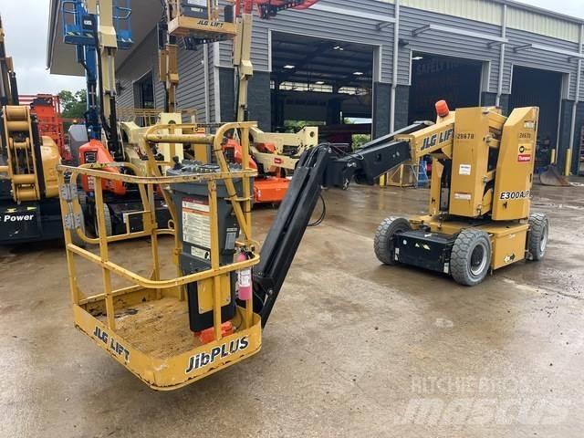 JLG E300AJP Karos emelők