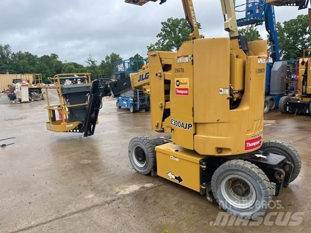JLG E300AJP Karos emelők