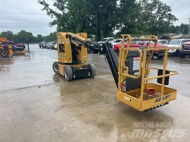 JLG E300AJP Karos emelők