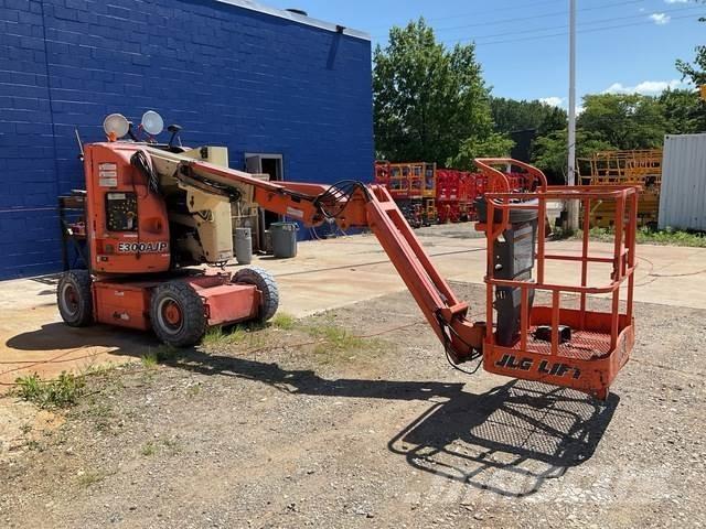 JLG E300AJP Karos emelők