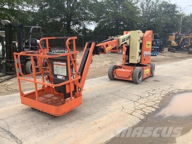 JLG E300AJP Karos emelők