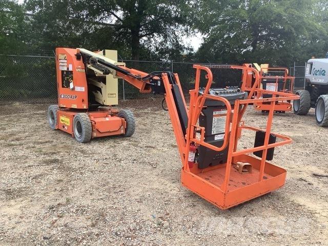 JLG E300AJP Karos emelők